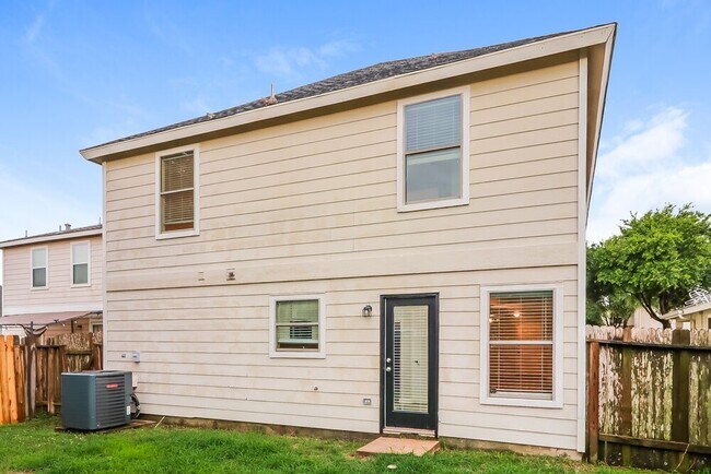 Building Photo - 20730 Dickinson Manor Ln