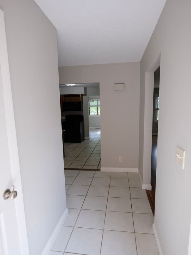 Building Photo - 1307 Kingsridge Ct