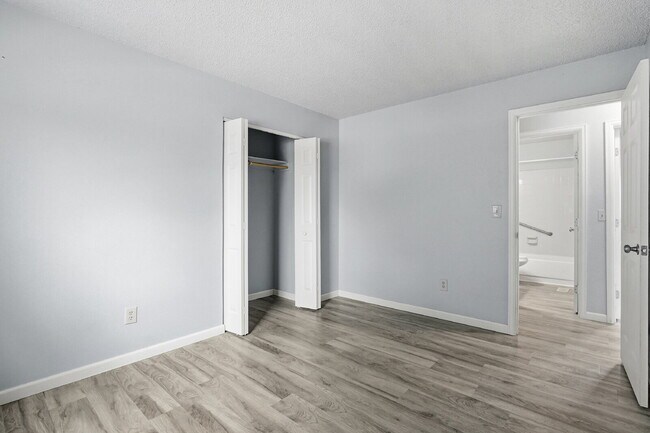 Building Photo - $1,840.95 - 3 Bed, 2 Bath Home with fenced yard and $300 move in special.