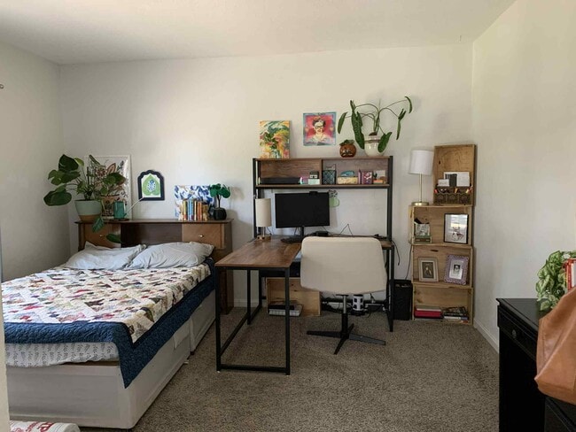 Building Photo - 520 S Osage St