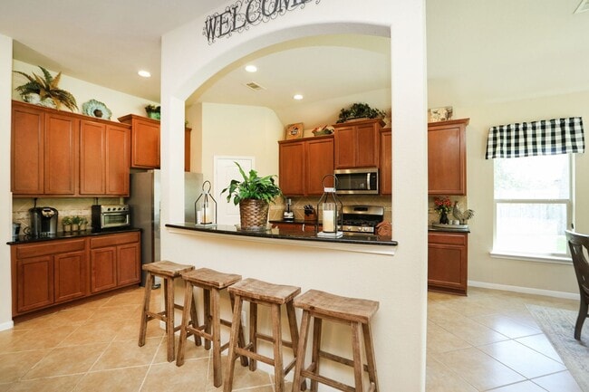 Building Photo - For Lease | 4 Bed, 2 Bath | 2,449 Sq Ft | The Woodlands Creekside Community |