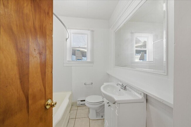 Building Photo - 4114 E Washington St