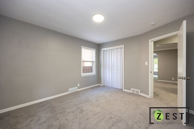 Building Photo - 5235 Chatsworth St