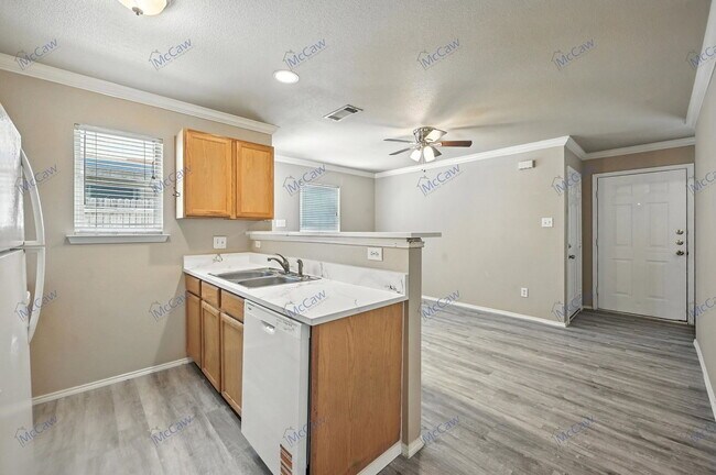 Building Photo - 1321 Village Garden Dr