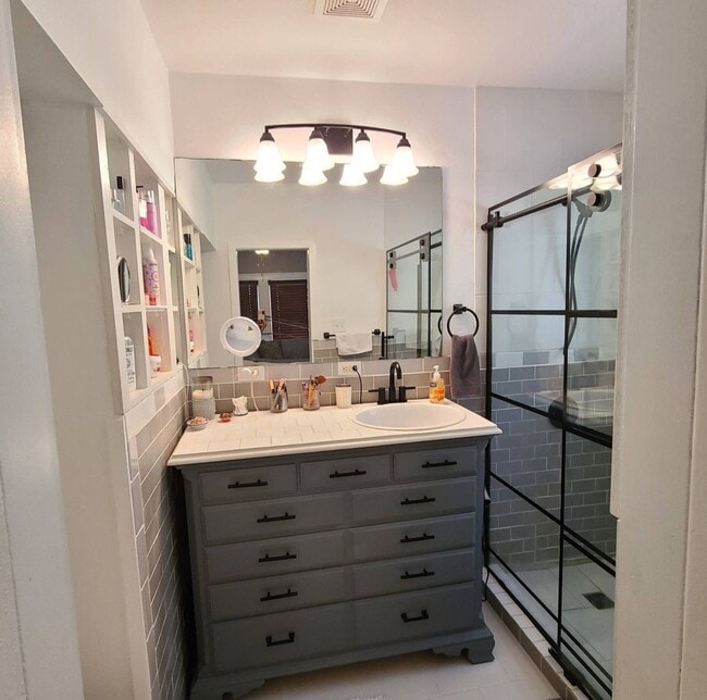 Building Photo - 1427 Munger St