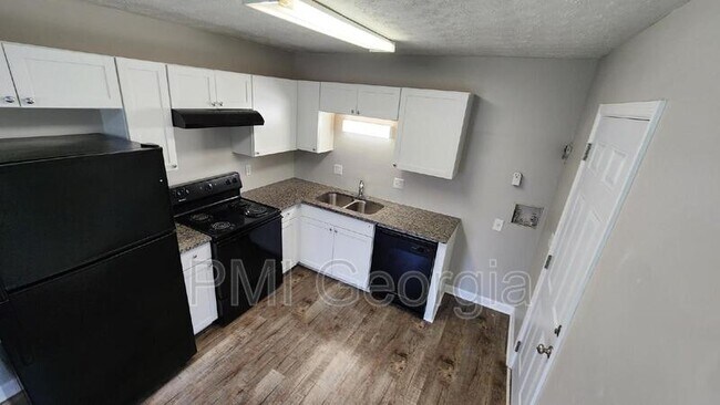 Building Photo - 806 Wilson Cir SW