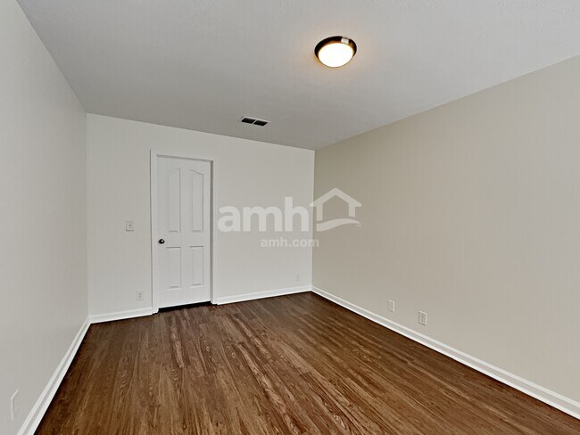 Building Photo - 8912 Ristau Ct