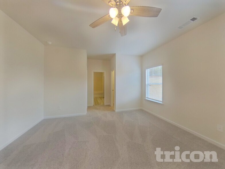 Building Photo - 292 Oliver Dr