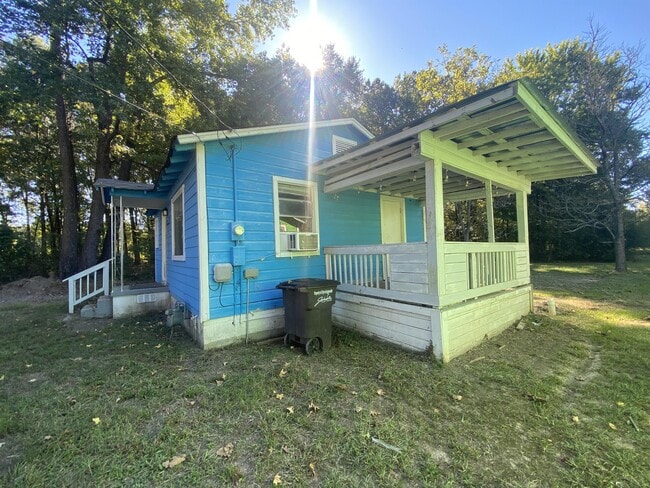 Building Photo - 1107 S Rd