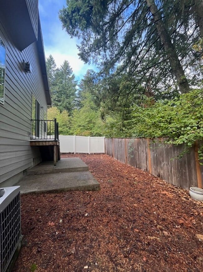 Building Photo - Newly Remodeled 4 Bedroom, Wilsonville, OR