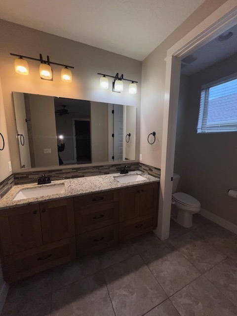 Building Photo - 4 Bed 2.5 Bath in Boise!