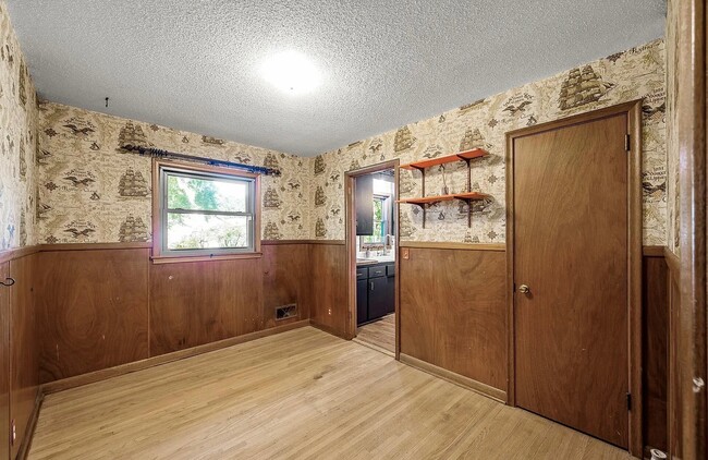 Building Photo - 6121 Trinity Dr NE