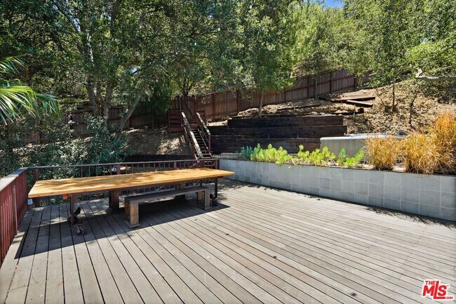 Building Photo - 22013 Alta Dr