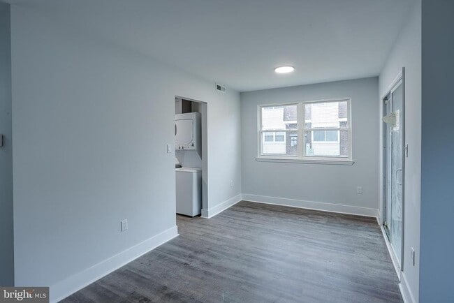 Building Photo - 20 Florence Tollgate