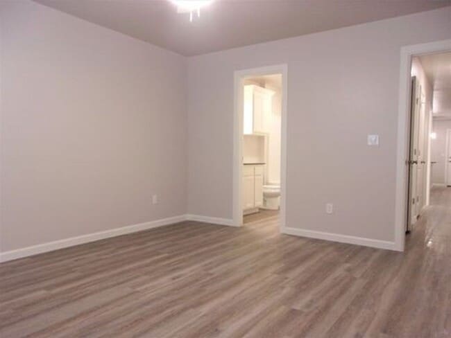 Building Photo - 11225 Howard Dr