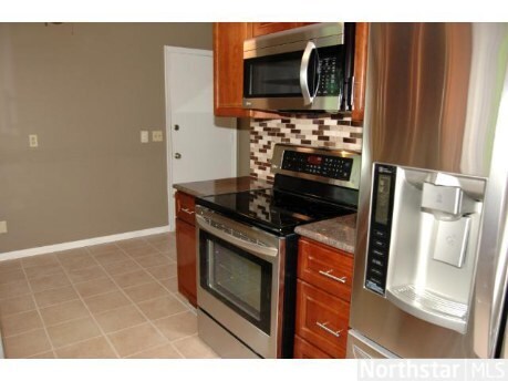 Primary Photo - 9340 Oakland Ave S