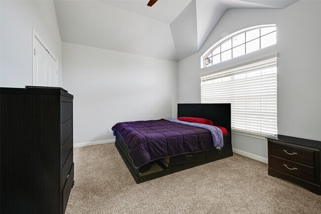 Building Photo - 28214 Churchill Ct