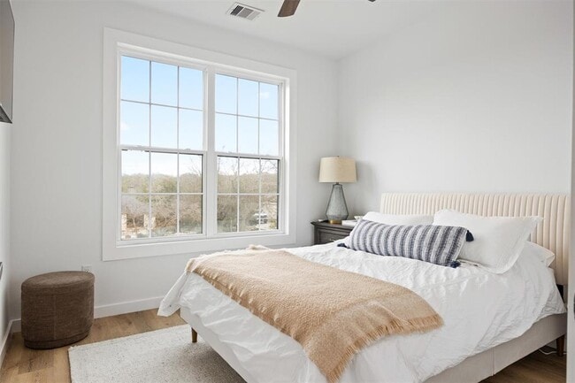 Building Photo - 22 Creekside Dr