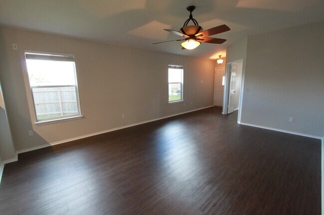 Building Photo - Hutto 3BR Gem ~ Open Layout, Large Yard & Prime Location