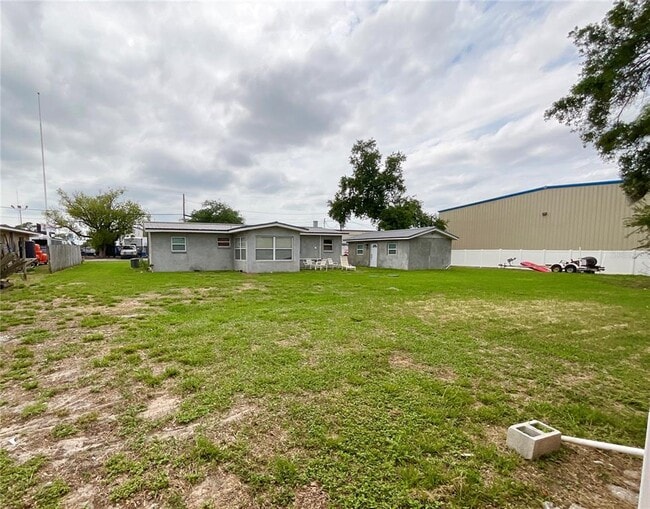 Building Photo - 2117 Calusa Trail