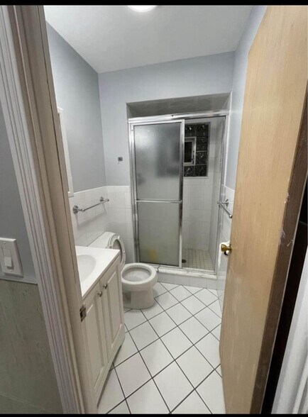 Building Photo - 6748 E Prairie Rd