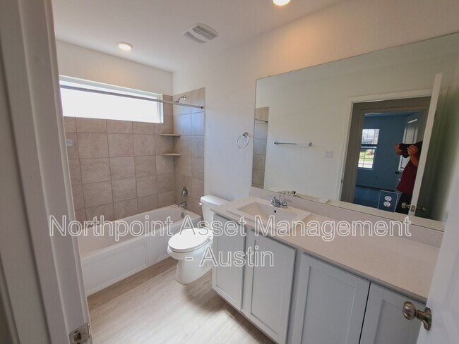 Building Photo - 2544 Four Waters Lp