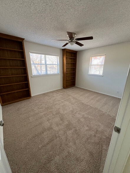 Building Photo - 817 Wade Dr