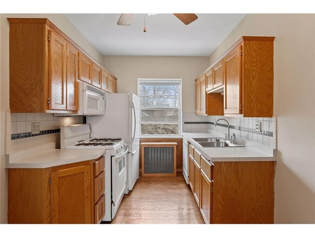 Building Photo - 3136 W Bde Maka Ska Blvd