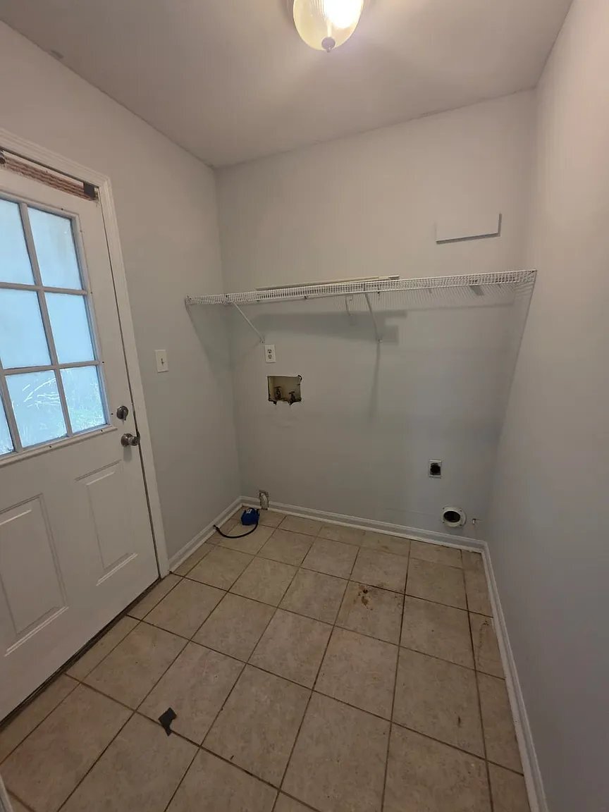 Building Photo - 1619 Forest Dr