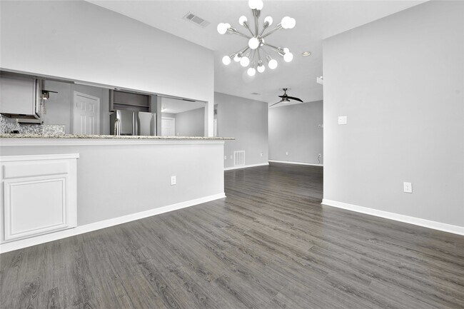 Building Photo - 12565 Melville Dr