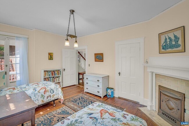 Building Photo - 502 Park Hill