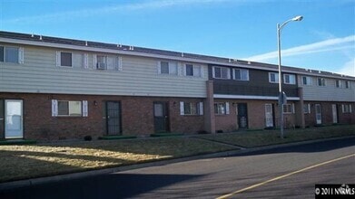 Building Photo - Coming Soon - Large Reno Townhouse