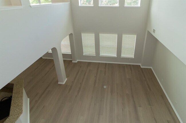 Building Photo - 2102 Monticello Ct