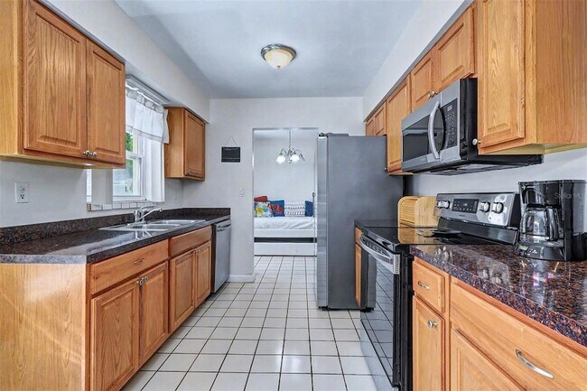 Building Photo - 209 S Aurora Ave