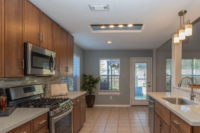 Building Photo - 315 Glade Bridge Ln