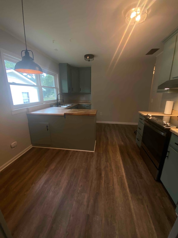 Building Photo - 202 James Loop