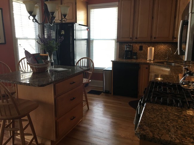 Building Photo - 57 George St