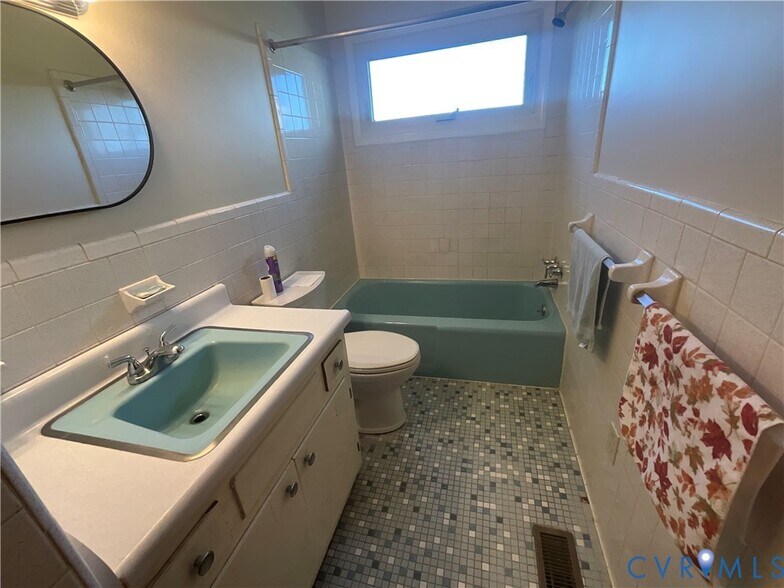 Building Photo - 26200 Selma Rd