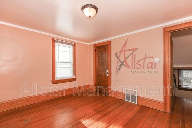 Building Photo - 458 Hillwood Dr