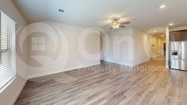 Building Photo - 613 Huntley Dr