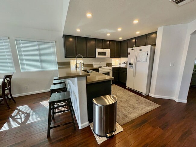 Building Photo - 4428 Rodman Dr