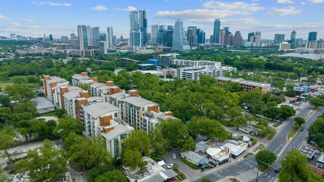 Primary Photo - 1600 Barton Springs Rd