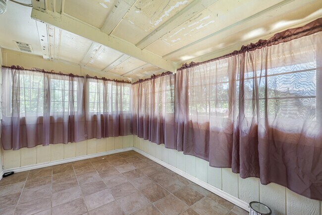 Building Photo - 2380 Middleton Ct