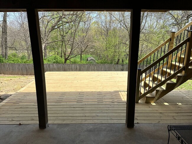 Building Photo - 2203 Stout Dr