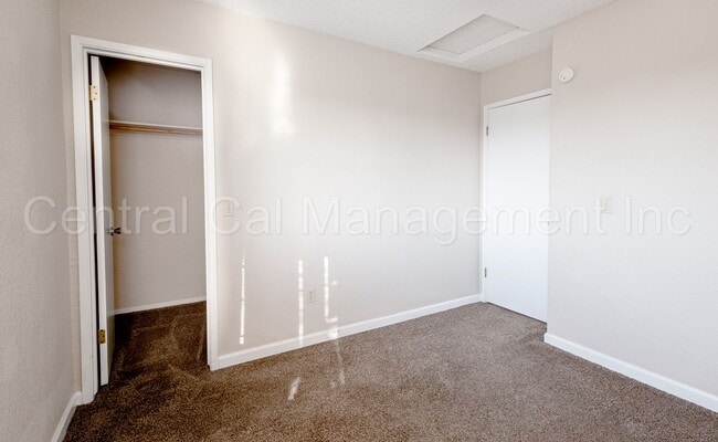 Building Photo - 3 Bedroom/2.5 Bath Home in Silver Creek - $2295 Per Month!