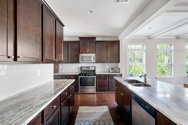 Building Photo - 317 Garland Woods Ct
