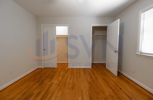 Building Photo - 6-Bedroom Home with Finished Basement. Com...