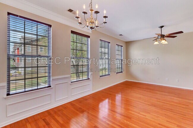 Building Photo - 9161 Parlor Dr