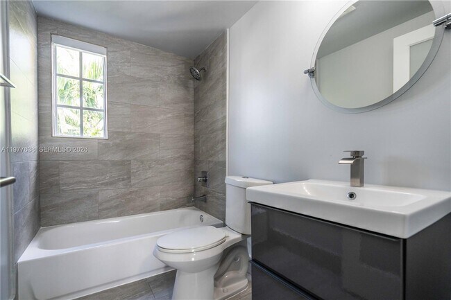 Building Photo - 331 85th St