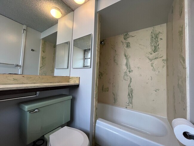 Building Photo - Academy Tower (Ward Ave/Honolulu) - 2 bedr...